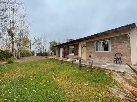 VENTA DOS CASAS CON PILETA - VILLA EL CHOCON - NEUQUEN CAPITAL