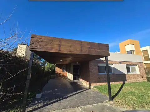 VENTA CASA 3 DORMITORIOS CAMPOS DE ESTHER 672 m²