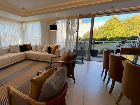 Casa en Venta en El Cazal, USD 330.000