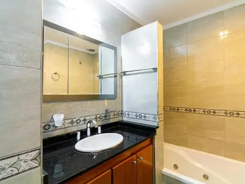 CASA EN VENTA 4 AMB CON QUINCHO Y PARUE EN QUILMES