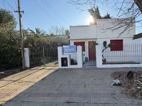 Alquiler de Casa 2 Dormitorios en Villa Elvira, La Plata