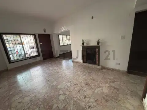 Besares 2100, Piso 0