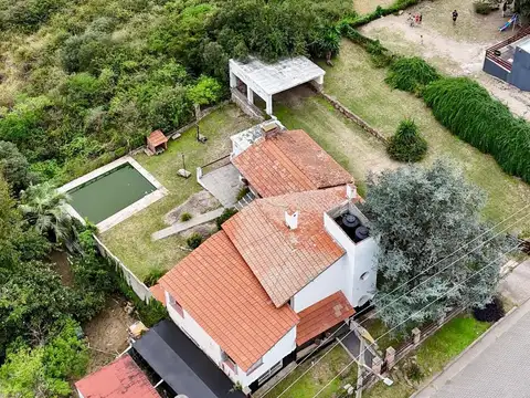 Casa 7 ambientes con 2 baños