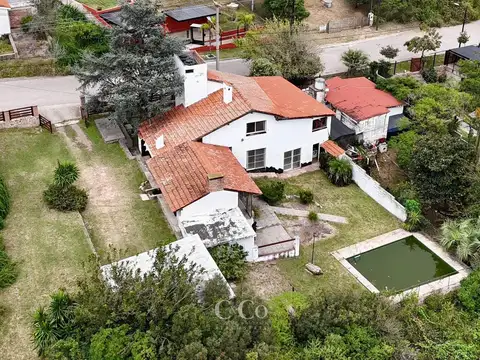 Casa en Venta con 1 cochera