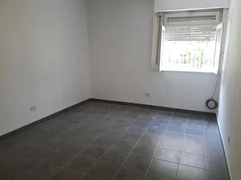 PH EN VENTA DOS AMBIENTES CON PATIO