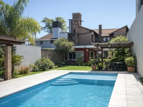 Casa 3 dorm, pileta, jardín y parrilla en la Horqueta. Excelente estado