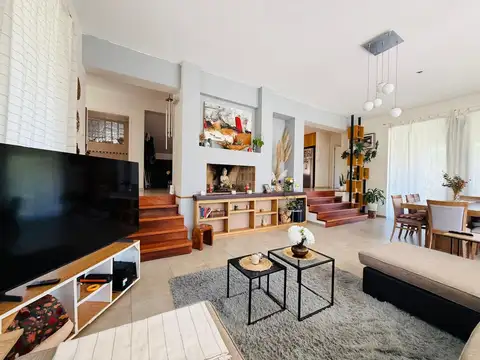 VENTA CASA 4 DORMITORIOS LA RUFINA APTA CREDITO