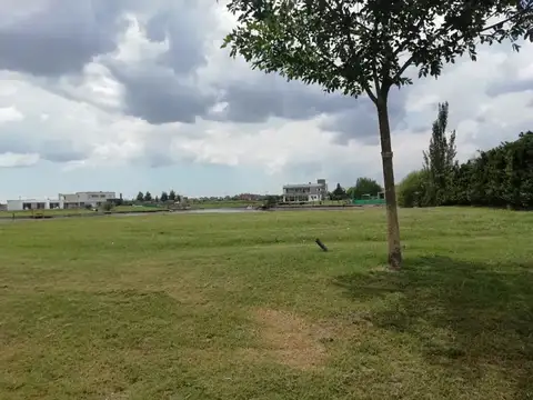 Nvr. Venta Lote A La Laguna San Sebastian Area 9