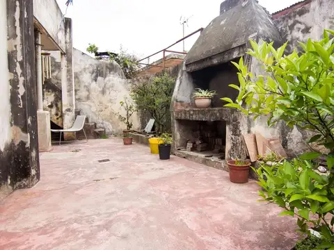 Venta casa 4 ambientes con patio en San Justo