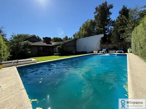 Casa en venta con pileta, calle La Fontaine, Barrio Los Jazmines, Del Viso, Pilar