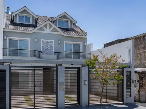 Depto Tipo Casa en Venta de 5 ambientes