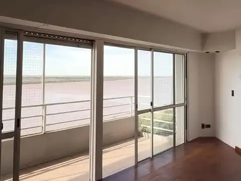 VENTA PISO EXCLUSIVO FRENTE AL RIO