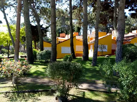 Avenida 2 y Las Orquídeas, Costa del Este, Buenos Aires Costa Atlántica
