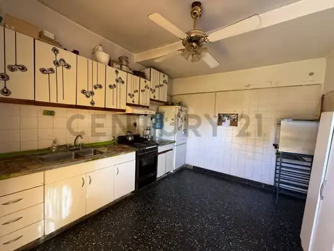 VENTA CASA 4 AMBIENTES CON JARDIN, LOMA HERMOSA - APTO CREDITO
