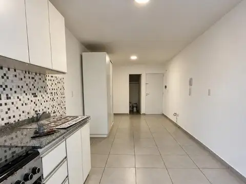 MONOAMBIENTE EN ALQUILER AL FRENTE