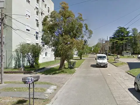 525 e/ 12 y Camino General Belgrano