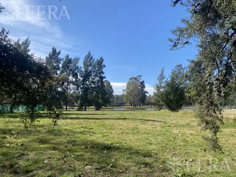 Venta lote de 1639 m2 en Club de Campo Miralagos 1