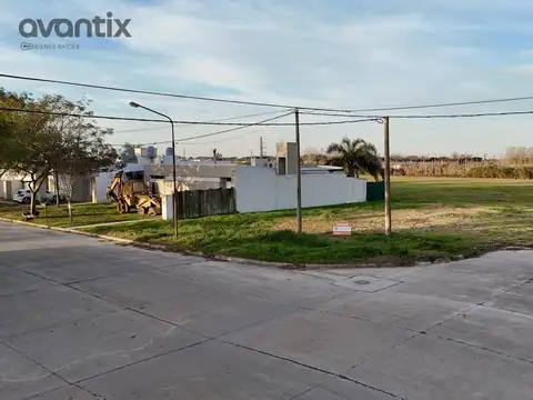 Lote de 450 m2 en barrio El Bosque