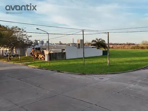 Lote de 450 m2 en barrio El Bosque