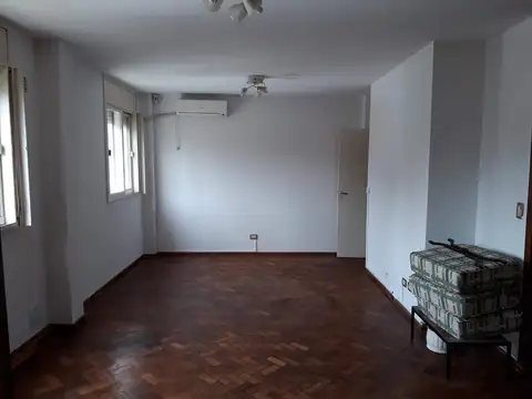 Departamento en Venta de 6 ambientes