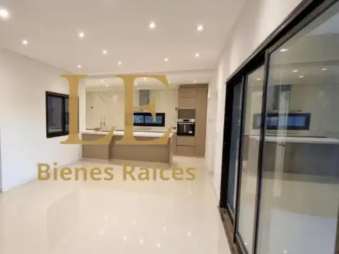 Casa en Venta en San Sebastián, USD 265.000