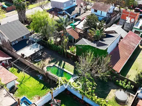 Casa 4 ambientes con 2 baños