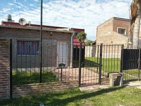 VENTA DEPARTAMENTO APTO CRÉDITO EN PLANTA BAJA CON JARDIN Y COCHERA CAÑUELAS TODOS LOS SERVICIOS