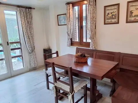Casa en Venta con 3 cocheras