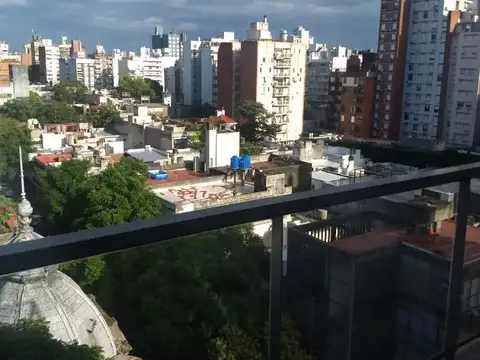 DEPTO 1 DORMITORIO - EXCELENTE ESTADO - MODERNO - MUY LUMINOSO - BALCON EN L - .