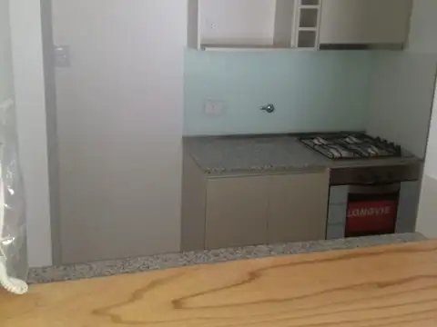 DEPTO 1 DORMITORIO - EXCELENTE ESTADO - MODERNO - MUY LUMINOSO - BALCON EN L - .