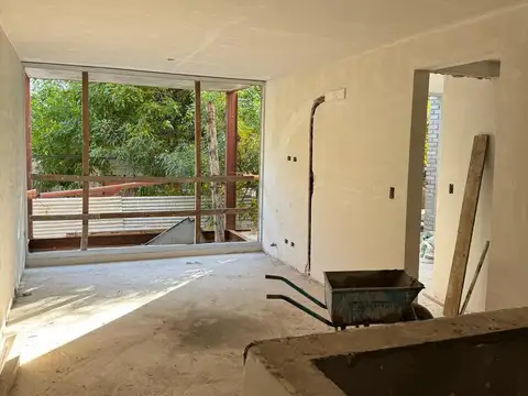 VENTA TRIPLEX 3 DORMITORIOS  EN VIAMONTE AL 600