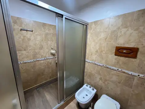 Casa 5 ambientes con 1 baño