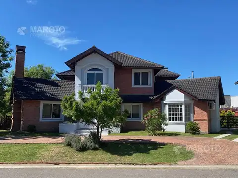 CASA EN VENTA EN FINCAS DEL LAGO – MAROTO PROPIEDADES