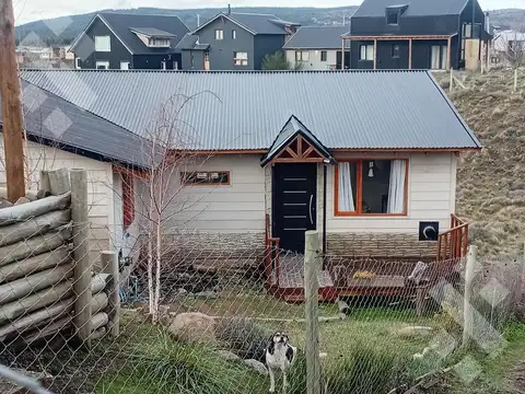 CASA EN VENTA - SAN MARTÍN DE LOS ANDES
