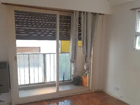 2 Ambientes con balcon con hermosa vista al Parque