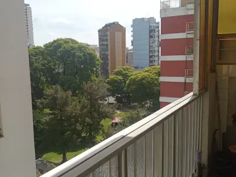 2 Ambientes con balcon con hermosa vista al Parque