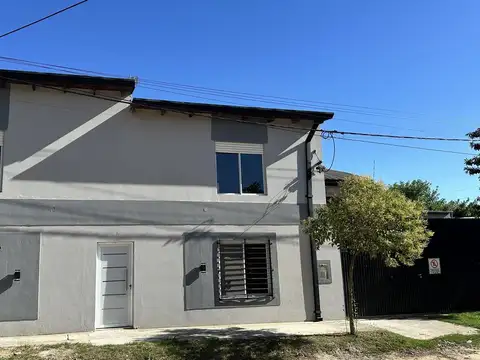 Casa con galpón al 2100