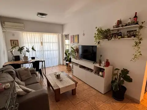 Vuelta de Obligado 2300, Piso 7