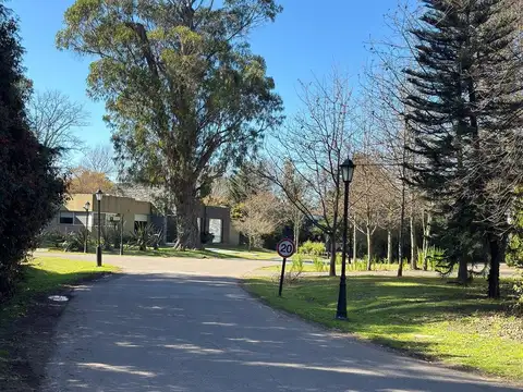 Terreno en Venta en Abril Club De Campo, USD 360.000