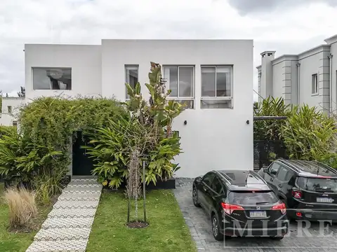 Casa en venta sobre lote interno en Las Tipas, Nordelta
