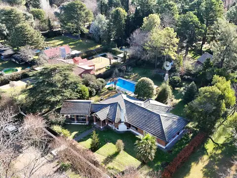 Casa en Venta en Altos de Los Cardales. 3 dorm. Galería, pileta y parrilla. Terreno de 2.000 m2