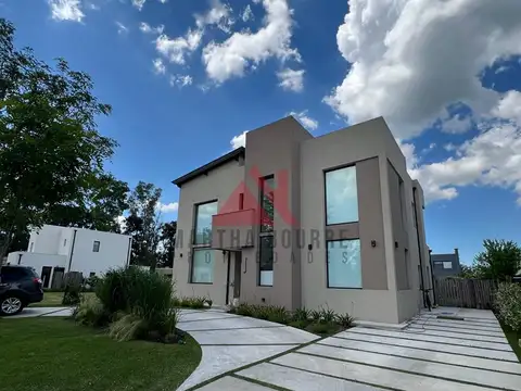 Casa  en Venta en Santo Tomas, Derqui, Pilar