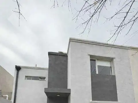 VENTA DUPLEX 3 DORMITORIOS - B° RINCÓN LINDO, CIPOLLETTI