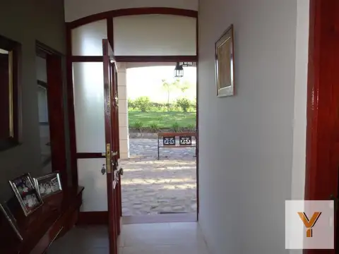 Casa en Venta en Altos De San Lorenzo, USD 1.200.000