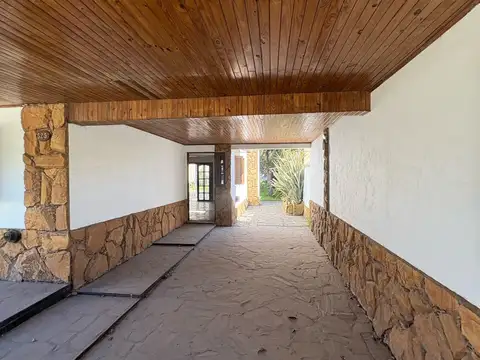 Casa en Venta en Lisandro Olmos Etcheverry, USD 170.000