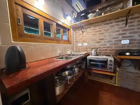 Casa 6 ambientes con 2 baños