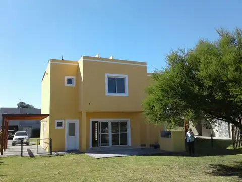 Casa en Venta en Pilar del Este - San Alfonso, USD 225.000