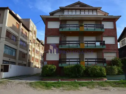  OPORTUNIDAD UNICA  -  RETASADO  - PERMUTA- Deto en venta en Villa Gesell Barrio Norte a metros del mar 