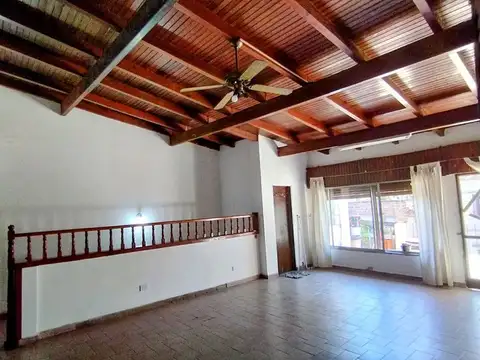 VENTA LOCAL Y CASA EN PA EXC. UBIC. CASEROS