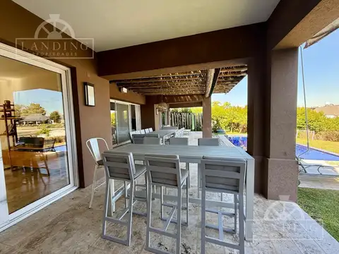 Casa en Alquiler de 4 dormitorios